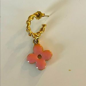 louis vuitton sweet monogram single earring in braided gold and pale pink